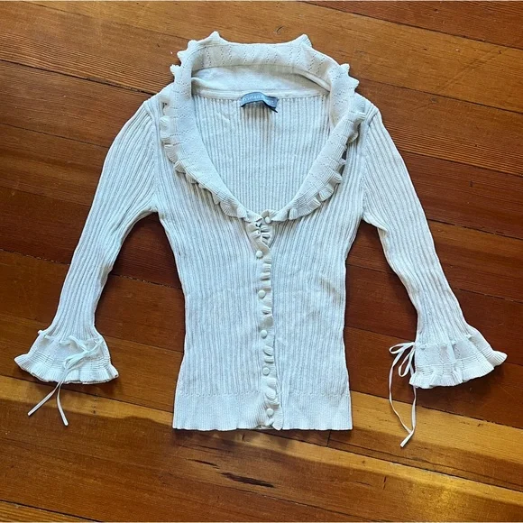 🕊️Vintage // Ruffle Knit Top🕊️ - Picture 7 of 8